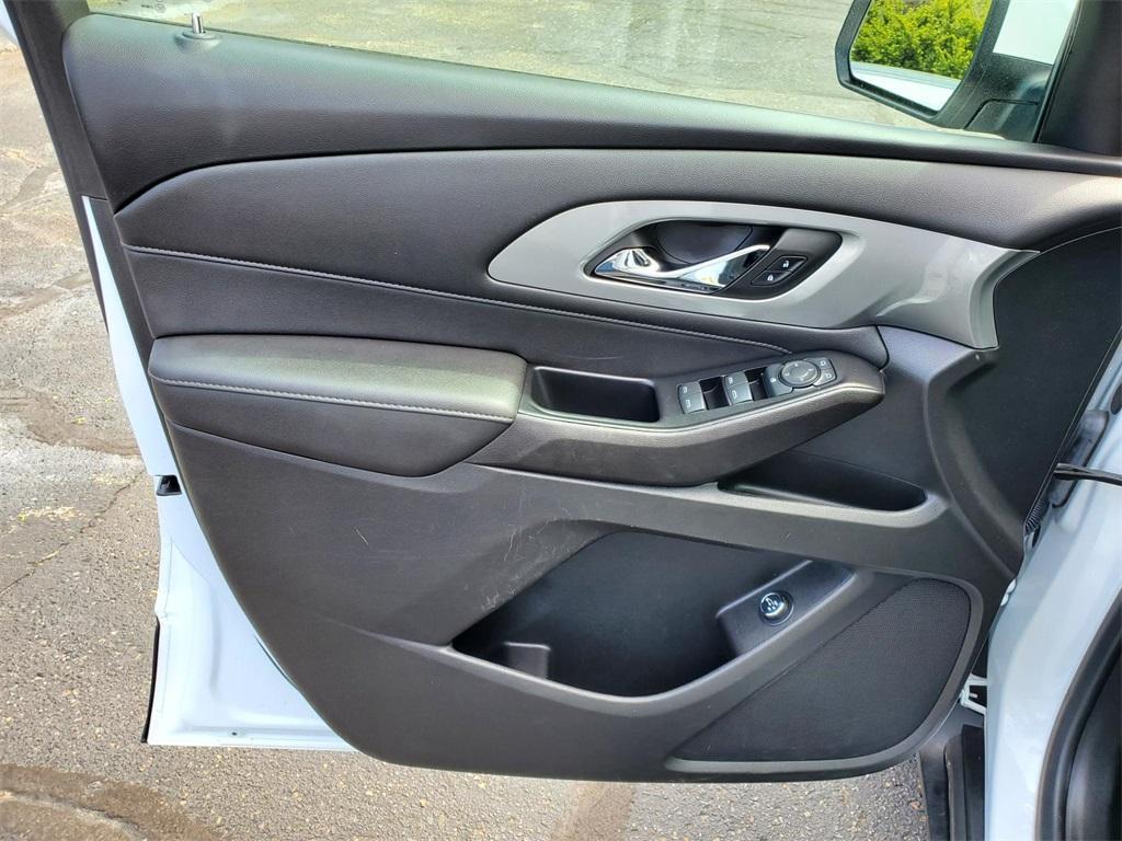 used 2023 Chevrolet Traverse car, priced at $32,490
