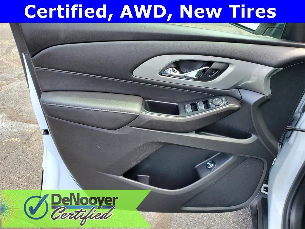 used 2023 Chevrolet Traverse car, priced at $32,104