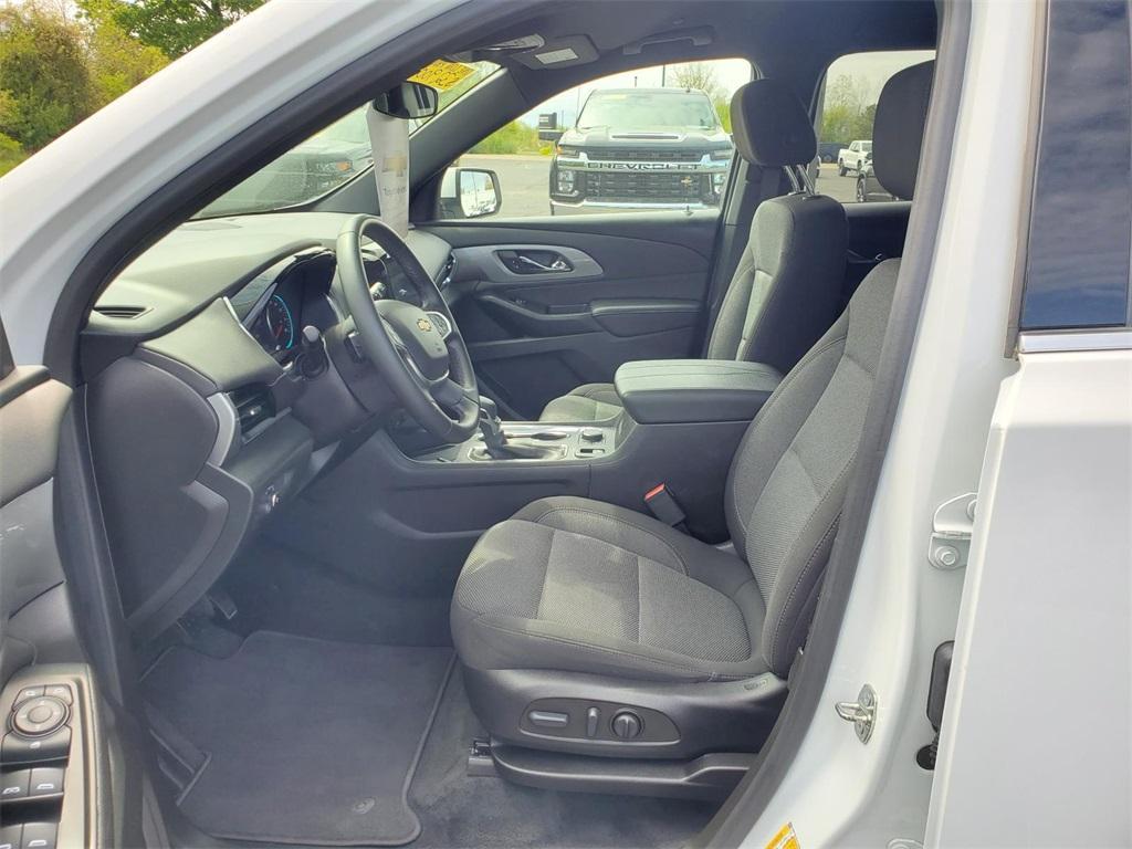 used 2023 Chevrolet Traverse car, priced at $32,490