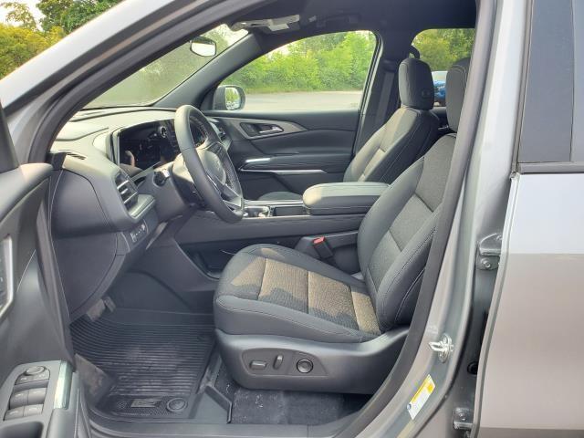 new 2025 Chevrolet Traverse car, priced at $46,830