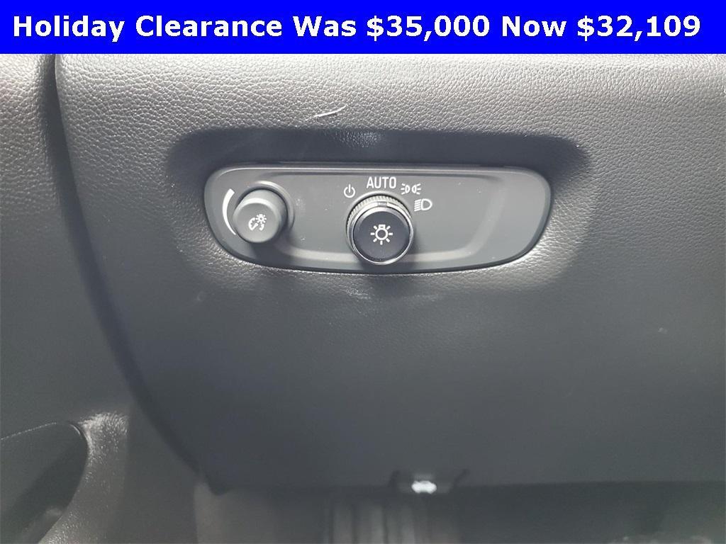 used 2023 Chevrolet Traverse car, priced at $32,109