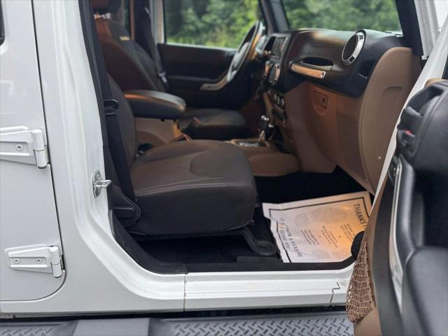 used 2015 Jeep Wrangler Unlimited car, priced at $18,995