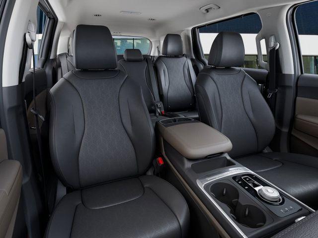 new 2025 Kia Carnival Hybrid car, priced at $45,225