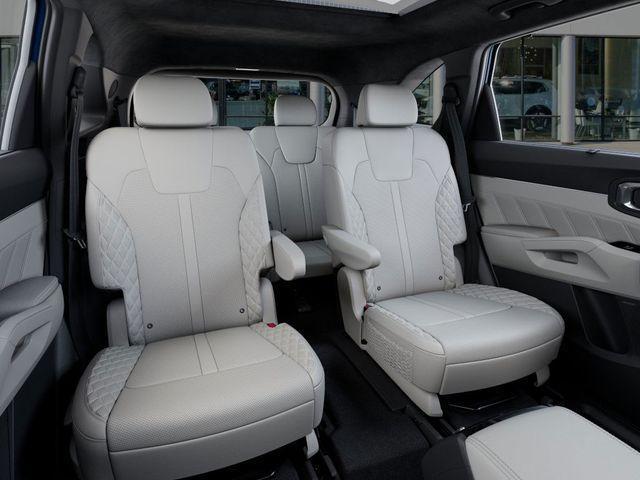 new 2025 Kia Sorento Hybrid car, priced at $48,645