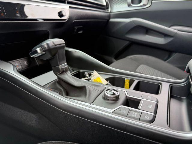 used 2025 Kia Sorento car, priced at $31,130