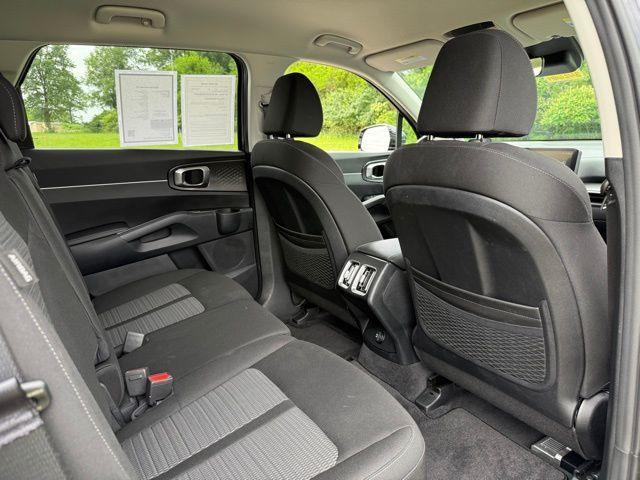 used 2025 Kia Sorento car, priced at $31,130