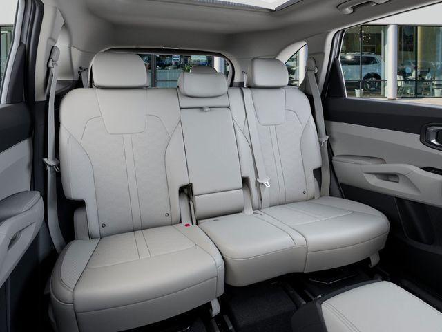 new 2025 Kia Sorento car, priced at $38,355