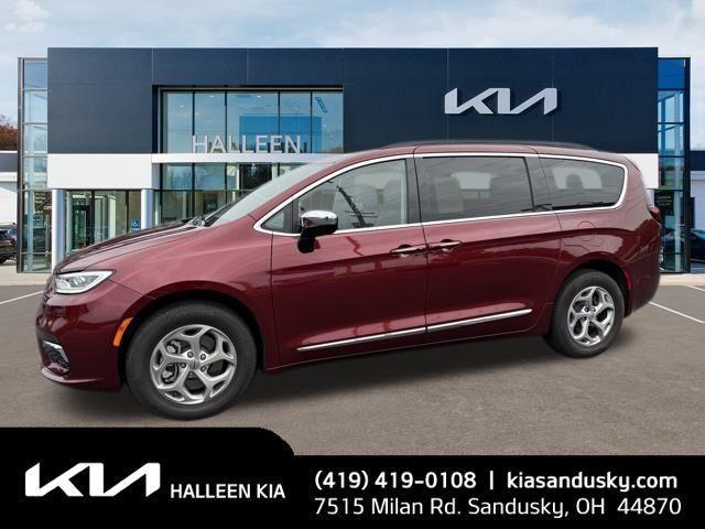 used 2023 Chrysler Pacifica car, priced at $40,814