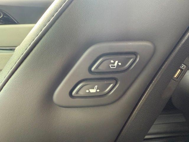 used 2023 Kia Carnival car, priced at $33,843