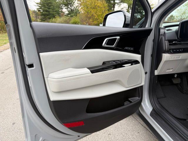 used 2023 Kia Carnival car, priced at $33,843