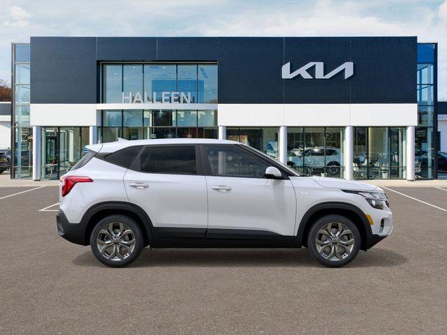 new 2025 Kia Seltos car, priced at $26,670