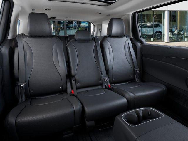 new 2025 Kia Carnival Hybrid car, priced at $57,625