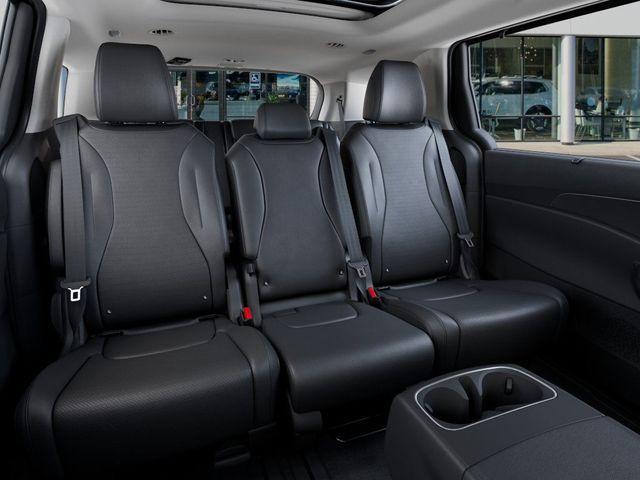 new 2025 Kia Carnival Hybrid car, priced at $57,625