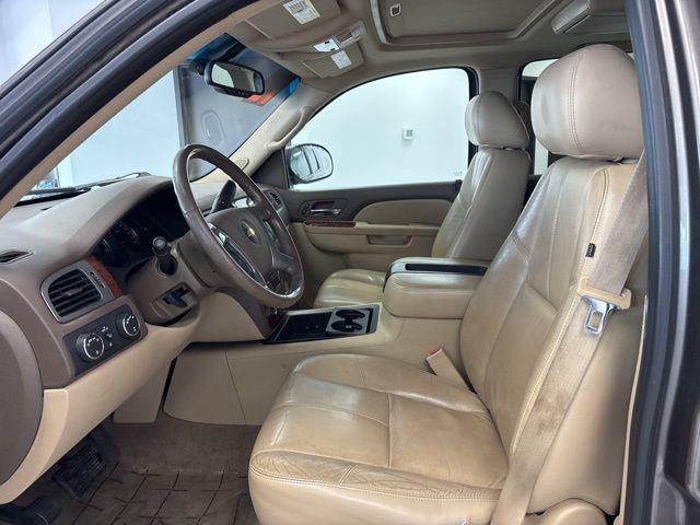 used 2012 Chevrolet Suburban car, priced at $6,000