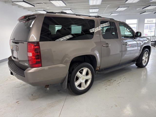 used 2012 Chevrolet Suburban car, priced at $6,000