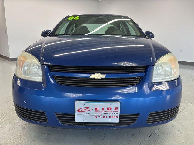 used 2006 Chevrolet Cobalt car, priced at $3,000