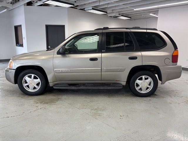 used 2002 GMC Envoy car, priced at $3,750