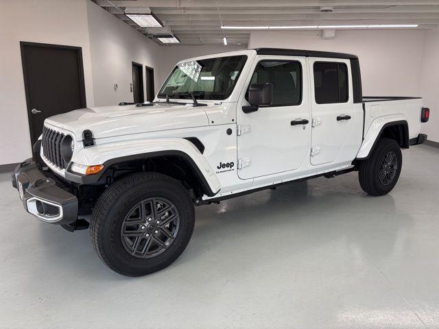 new 2024 Jeep Gladiator car, priced at $37,322