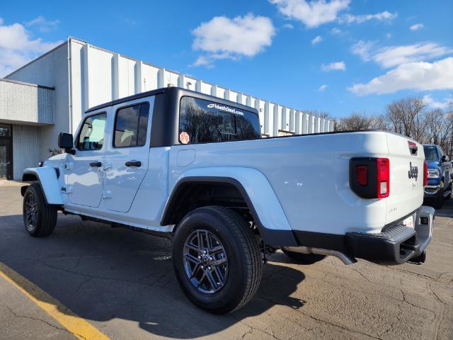new 2024 Jeep Gladiator car, priced at $45,738