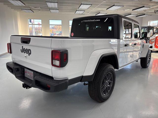 new 2024 Jeep Gladiator car, priced at $37,322