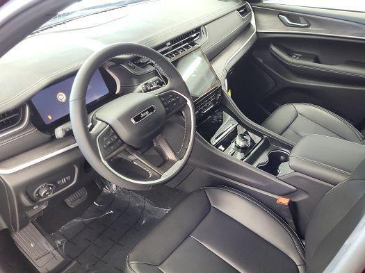 new 2025 Jeep Grand Cherokee car, priced at $46,852