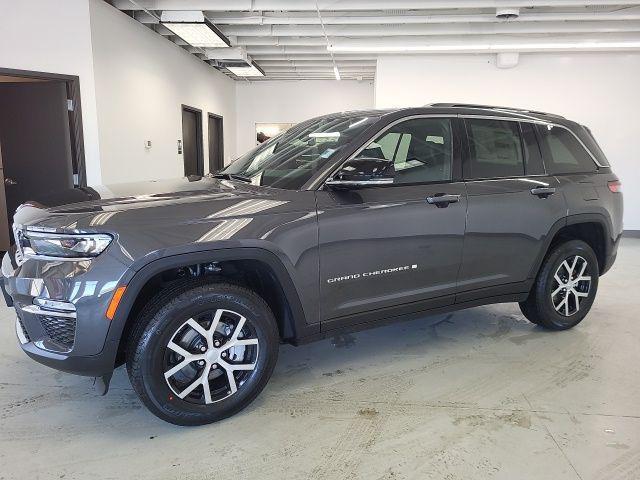 new 2025 Jeep Grand Cherokee car, priced at $44,666