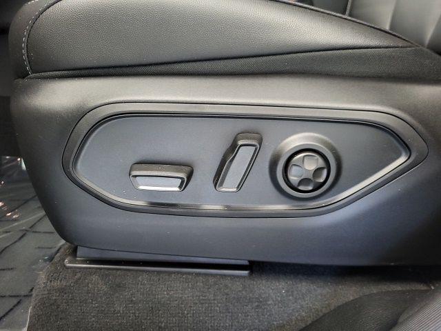 new 2025 Jeep Grand Cherokee car, priced at $44,666