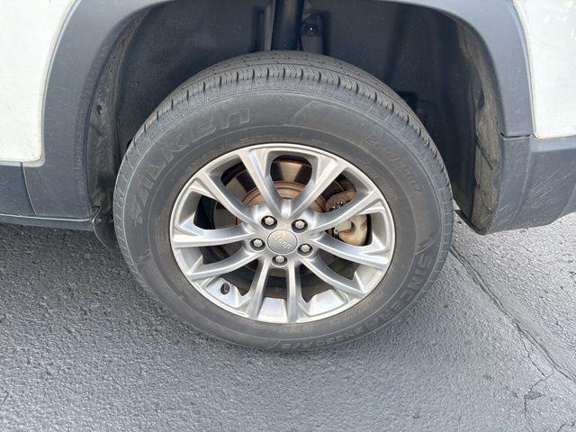 used 2019 Jeep Cherokee car, priced at $12,000