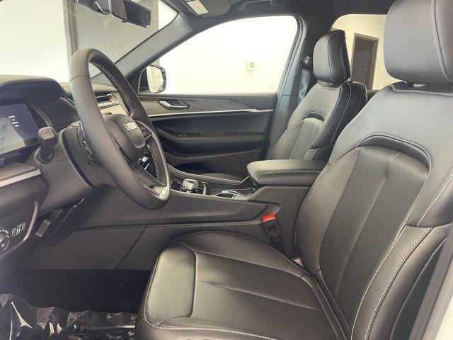 new 2025 Jeep Grand Cherokee L car, priced at $48,571