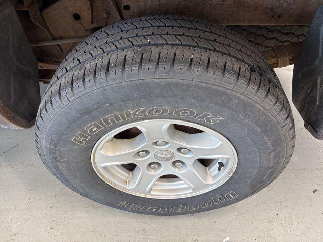 used 2005 Dodge Dakota car, priced at $6,000