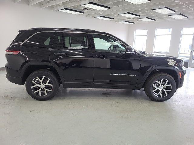 new 2025 Jeep Grand Cherokee car, priced at $44,856