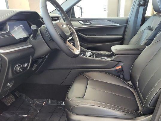 new 2025 Jeep Grand Cherokee car, priced at $44,856