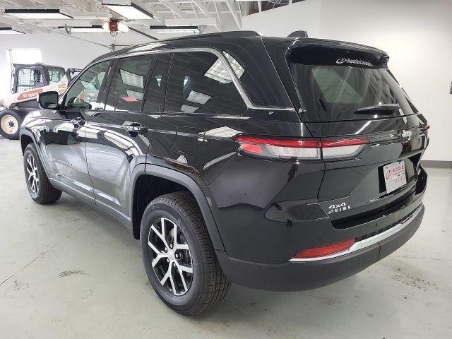 new 2025 Jeep Grand Cherokee car, priced at $44,856