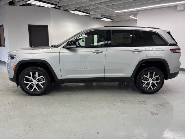 new 2025 Jeep Grand Cherokee car, priced at $41,428