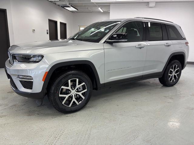 new 2025 Jeep Grand Cherokee car, priced at $41,428