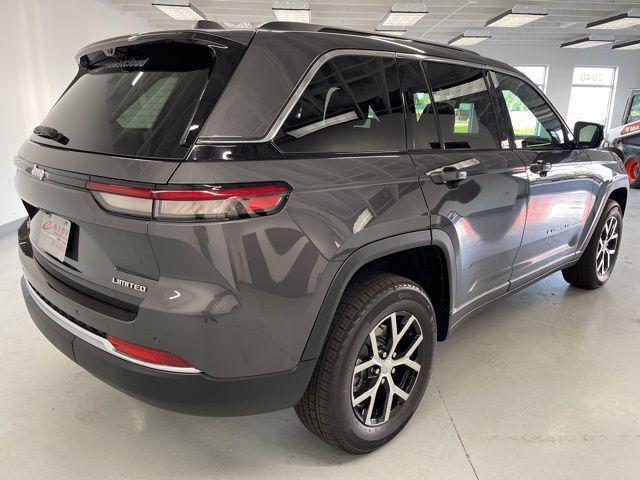 new 2025 Jeep Grand Cherokee car, priced at $46,560