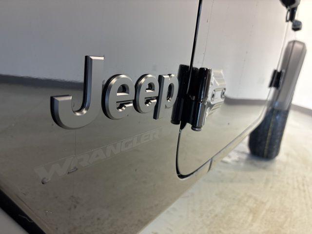 new 2025 Jeep Wrangler car, priced at $46,266