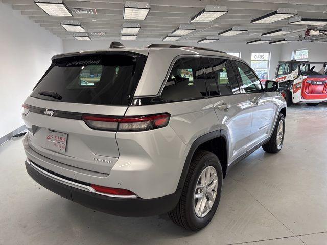 new 2025 Jeep Grand Cherokee car, priced at $37,340