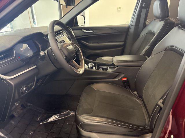 used 2025 Jeep Grand Cherokee car, priced at $39,000