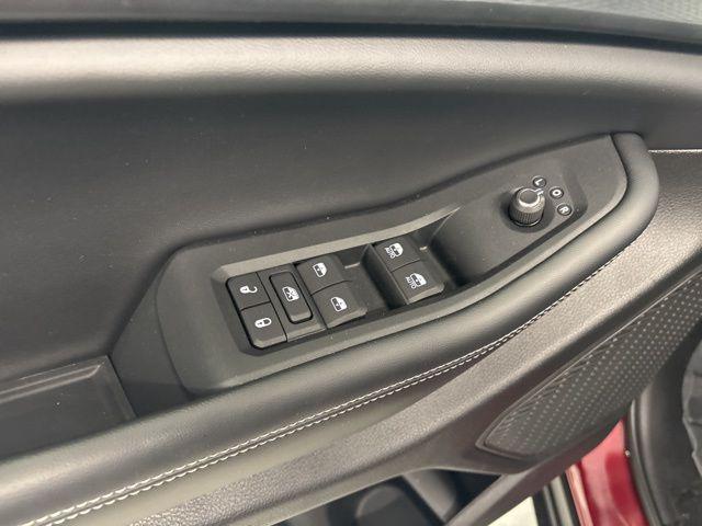 used 2025 Jeep Grand Cherokee car, priced at $39,000