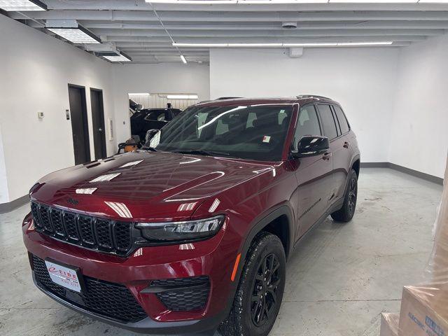 used 2025 Jeep Grand Cherokee car, priced at $39,000