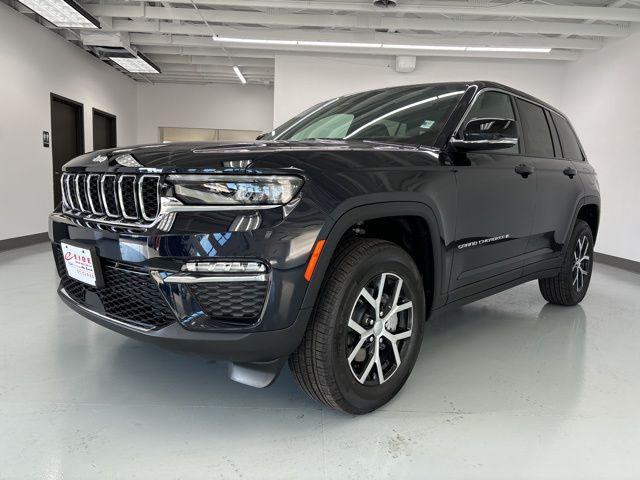 new 2025 Jeep Grand Cherokee car, priced at $40,928