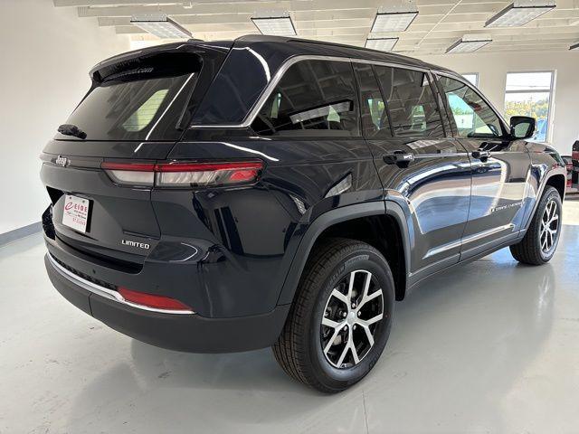 new 2025 Jeep Grand Cherokee car, priced at $40,928