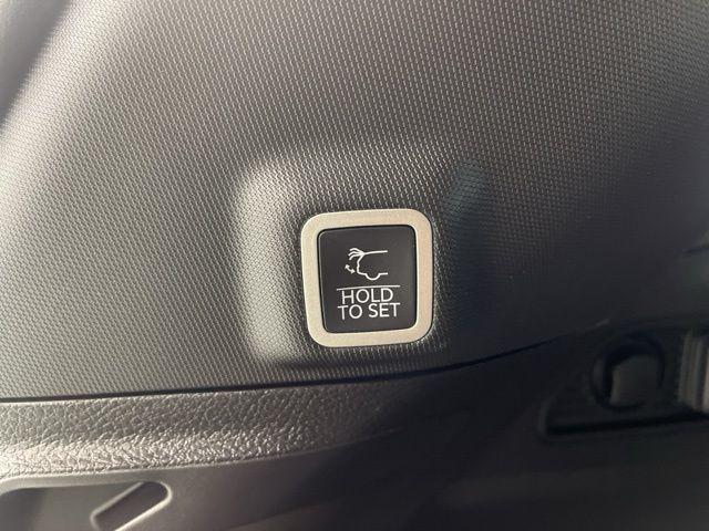 new 2025 Jeep Grand Cherokee car, priced at $38,732