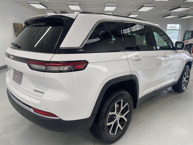new 2025 Jeep Grand Cherokee car, priced at $41,346