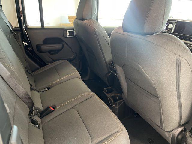 new 2025 Jeep Gladiator car, priced at $42,437