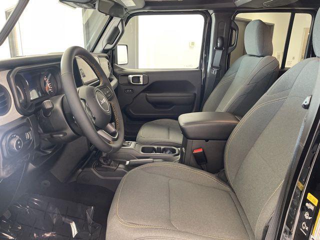 new 2025 Jeep Gladiator car, priced at $42,437