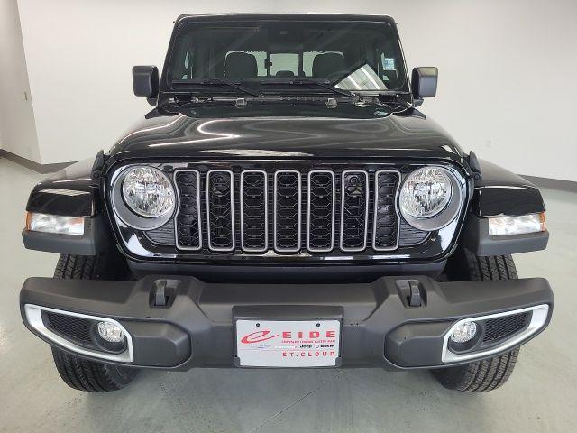 new 2025 Jeep Gladiator car, priced at $42,437