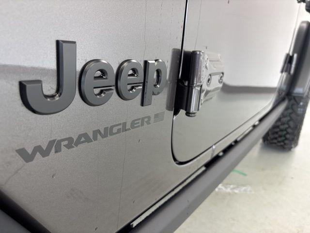 new 2025 Jeep Wrangler car, priced at $48,424