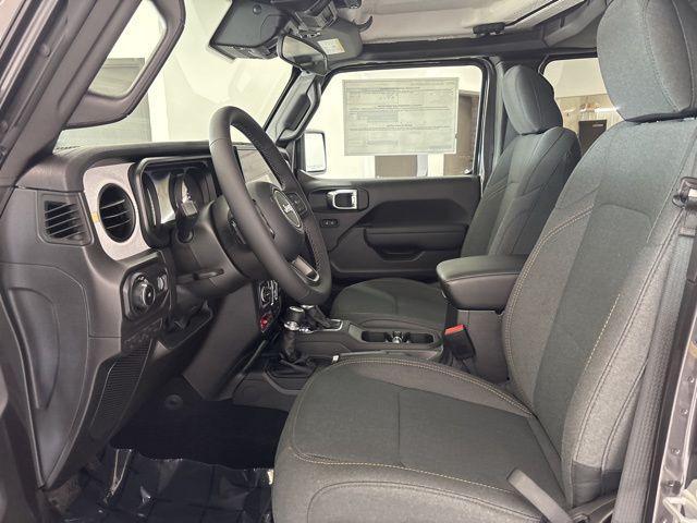 new 2025 Jeep Wrangler car, priced at $48,424